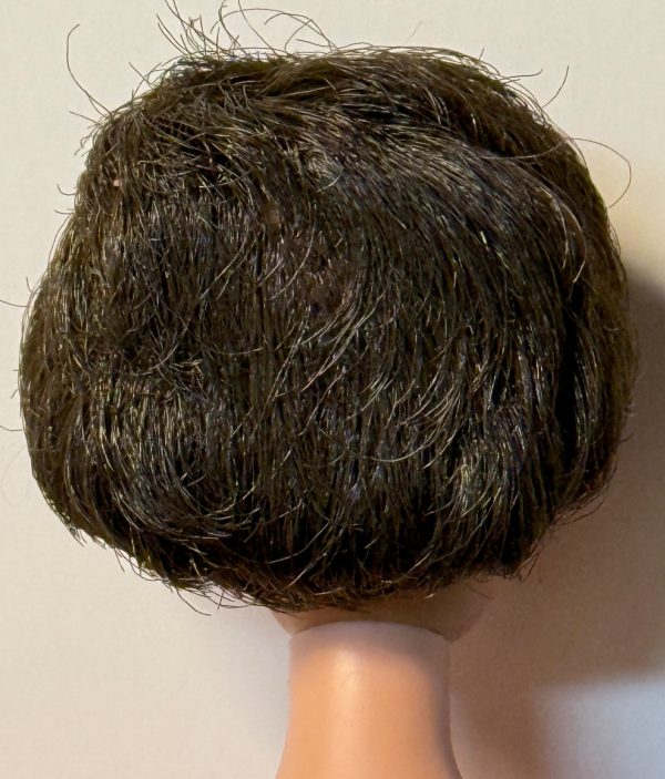 #850 Vintage Bubble Cut Barbie Brunette MIB - Image 5