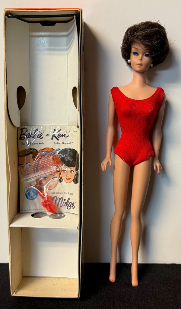 #850 Vintage Bubble Cut Barbie Brunette MIB - Image 2