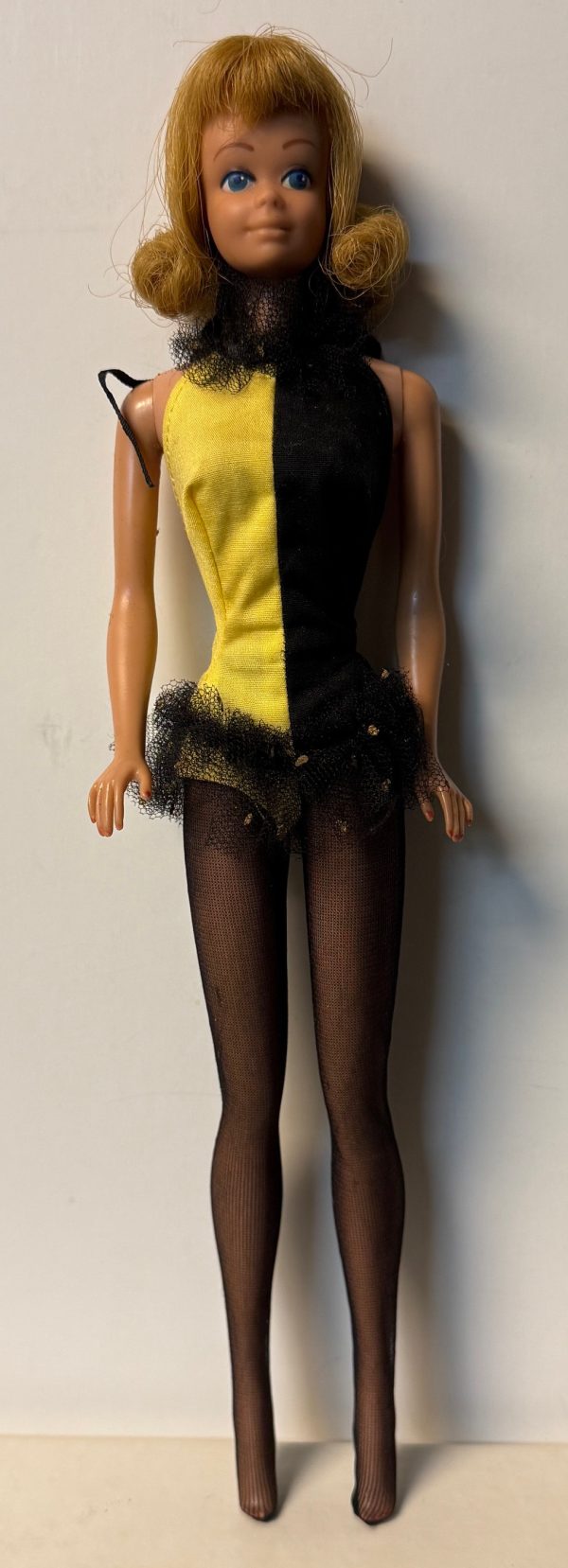 #860 Vintage Midge Blonde Dressed in #944 Masquerade