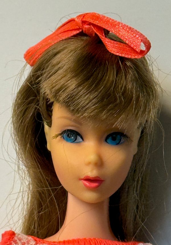 #1160 Vintage Twist 'n Turn (TNT) Barbie Medium Brown Hair in Original Swimsuit - Image 2