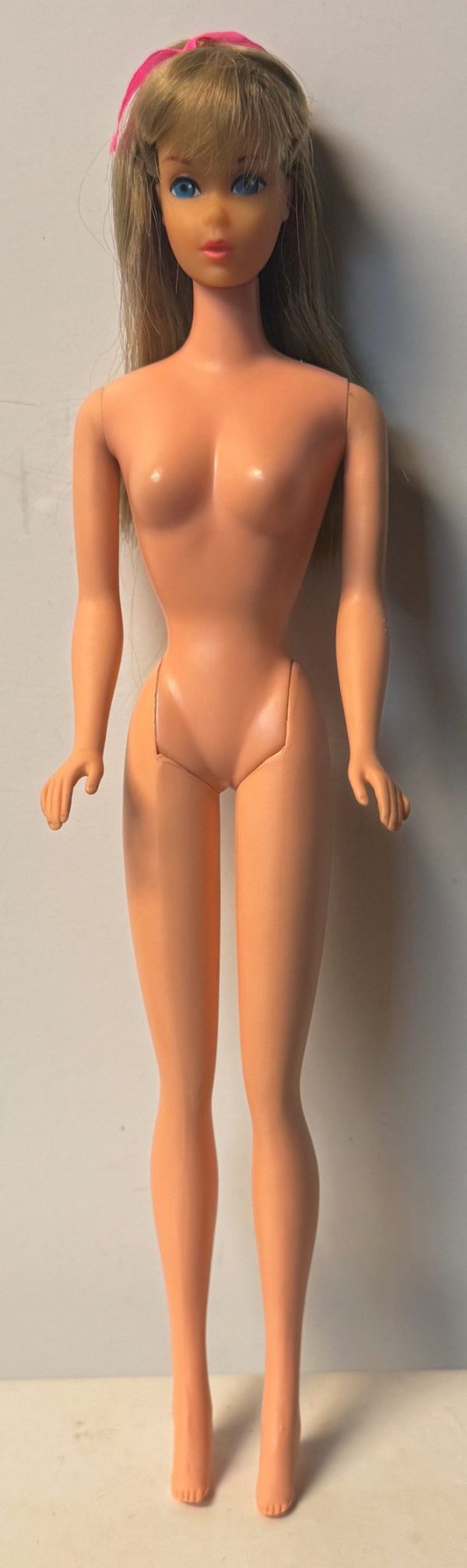 #1190 Vintage Standard Barbie Ash Blonde