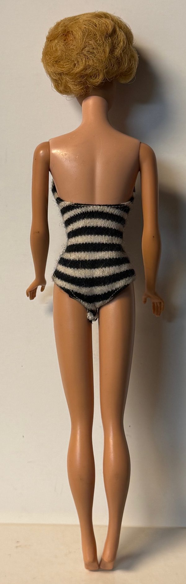 #850 Vintage Bubble Cut Barbie Blonde in Swimsuit - Image 3