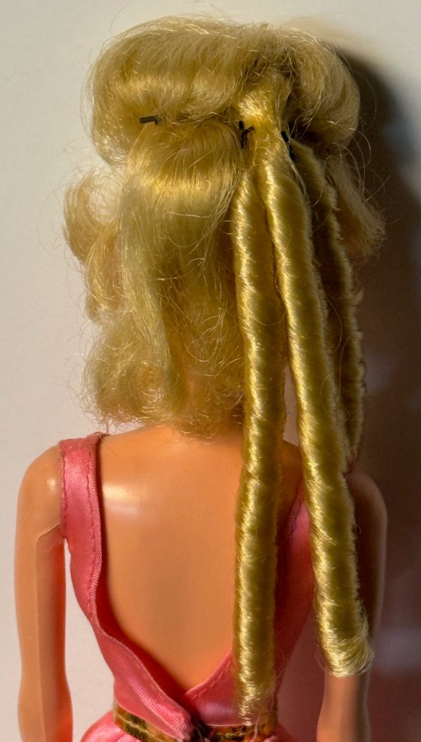#1144 Vintage Growin' Pretty Hair Barbie w/Booklet - Image 4
