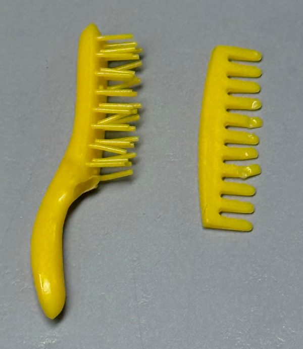 Vintage Barbie Brush and Comb (Yellow)