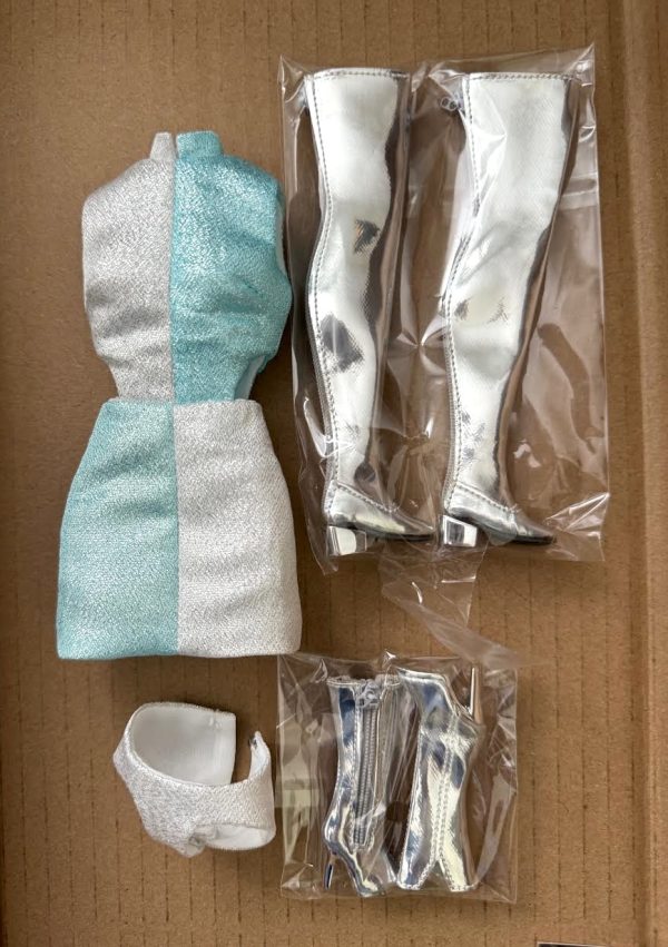 GALAXY GIRL Poppy Parker dressed doll. Never Removed from Box in Shipper - Image 4