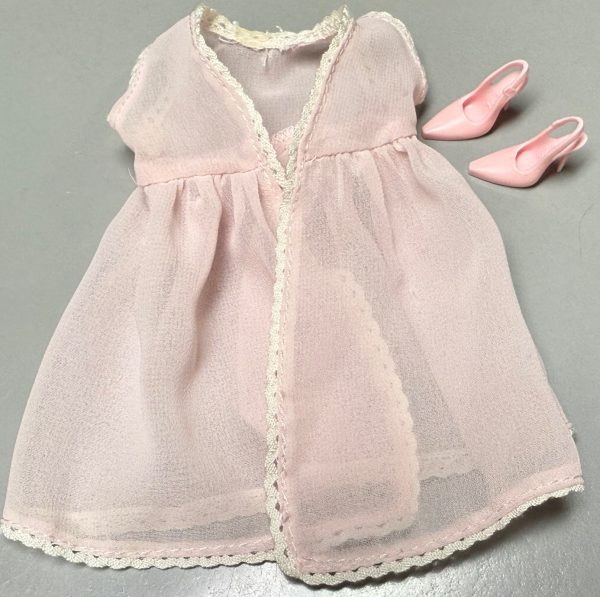 55498 BFMC Lingerie #4 Pink Peignoir & Slingback Shoes