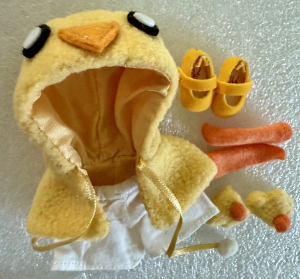 CC0004X Chick Outfit for Lati White, Honee-B, Puki, Meadow