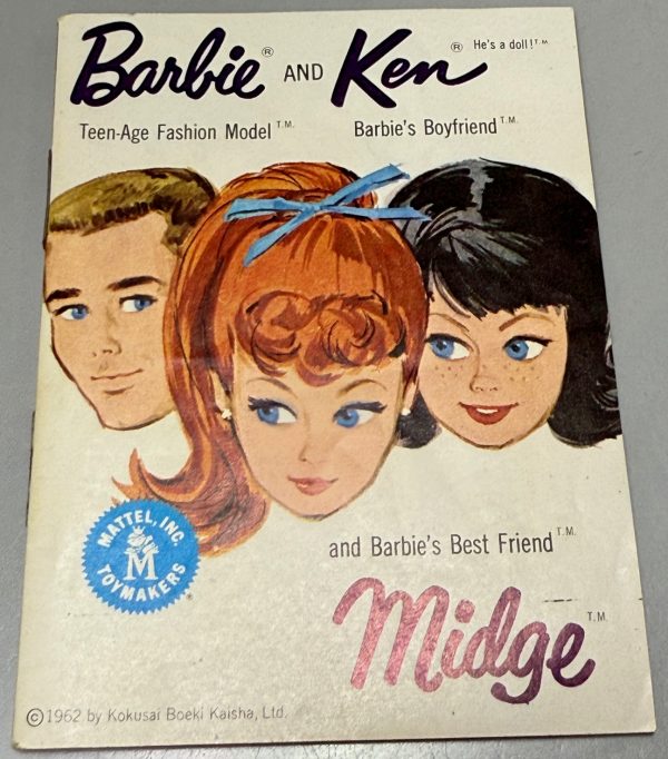 Vintage Barbie 1962 Fashion Booklet (White)