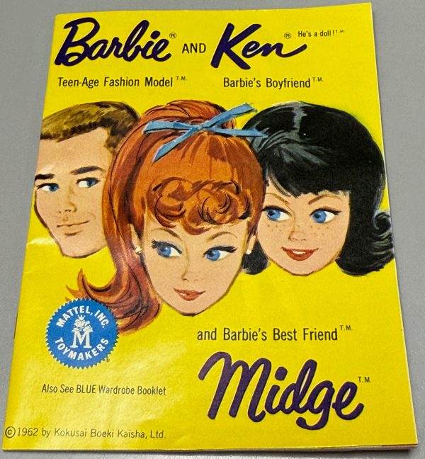 Vintage Barbie 1962 Fashion Booklet (Yellow)