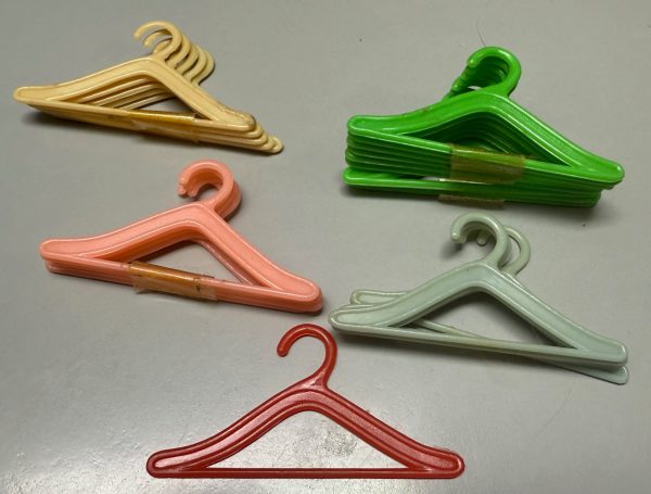 Vintage Hangers for Barbie Size (25)