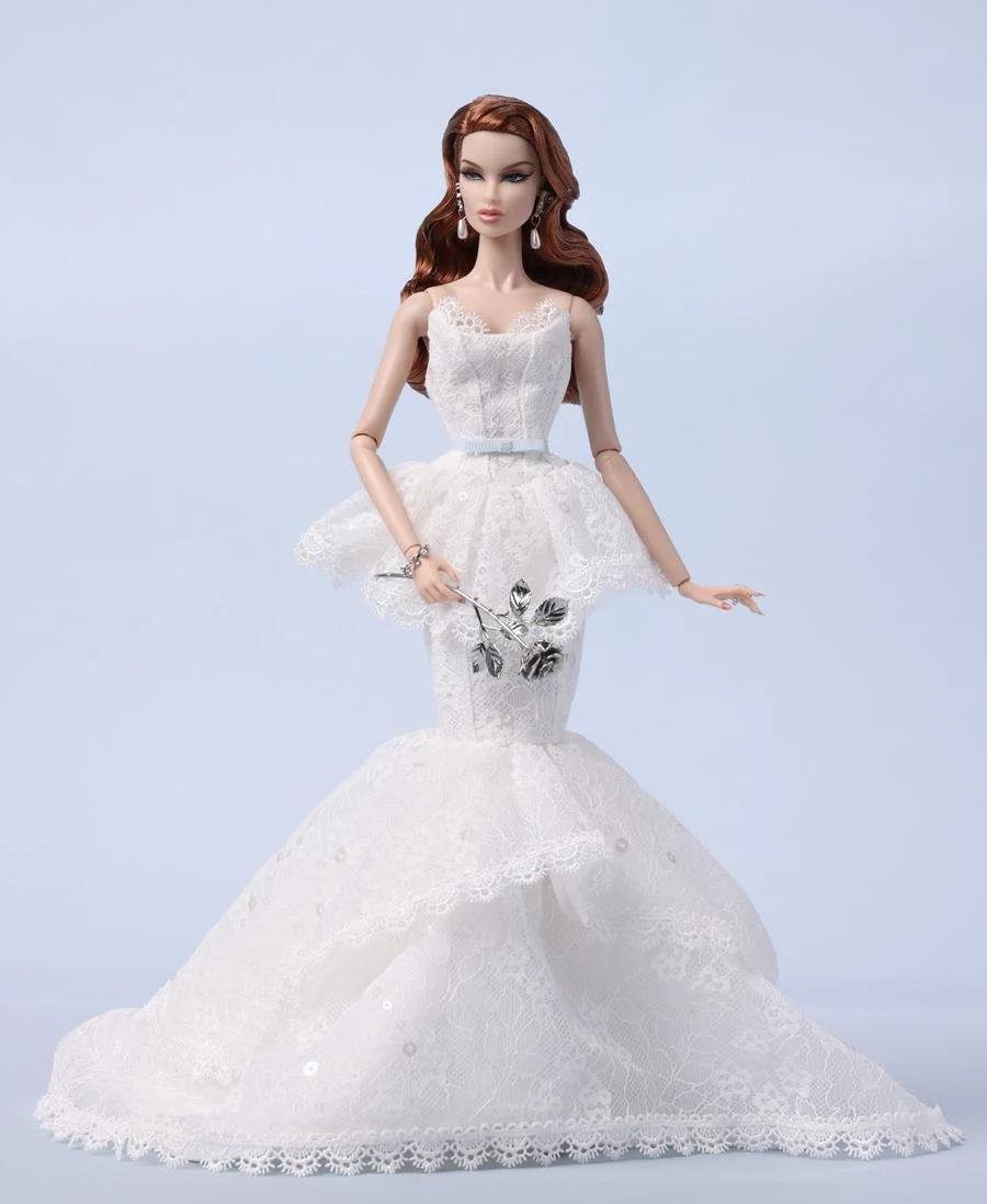 2024 WClub Fashion Royalty Poeme d'Amour Vanessa Perrin Gift Set - Image 3
