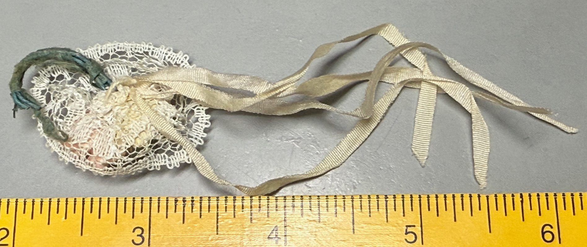 Vintage Bridal Bouquet (Barbie Size) - Image 2
