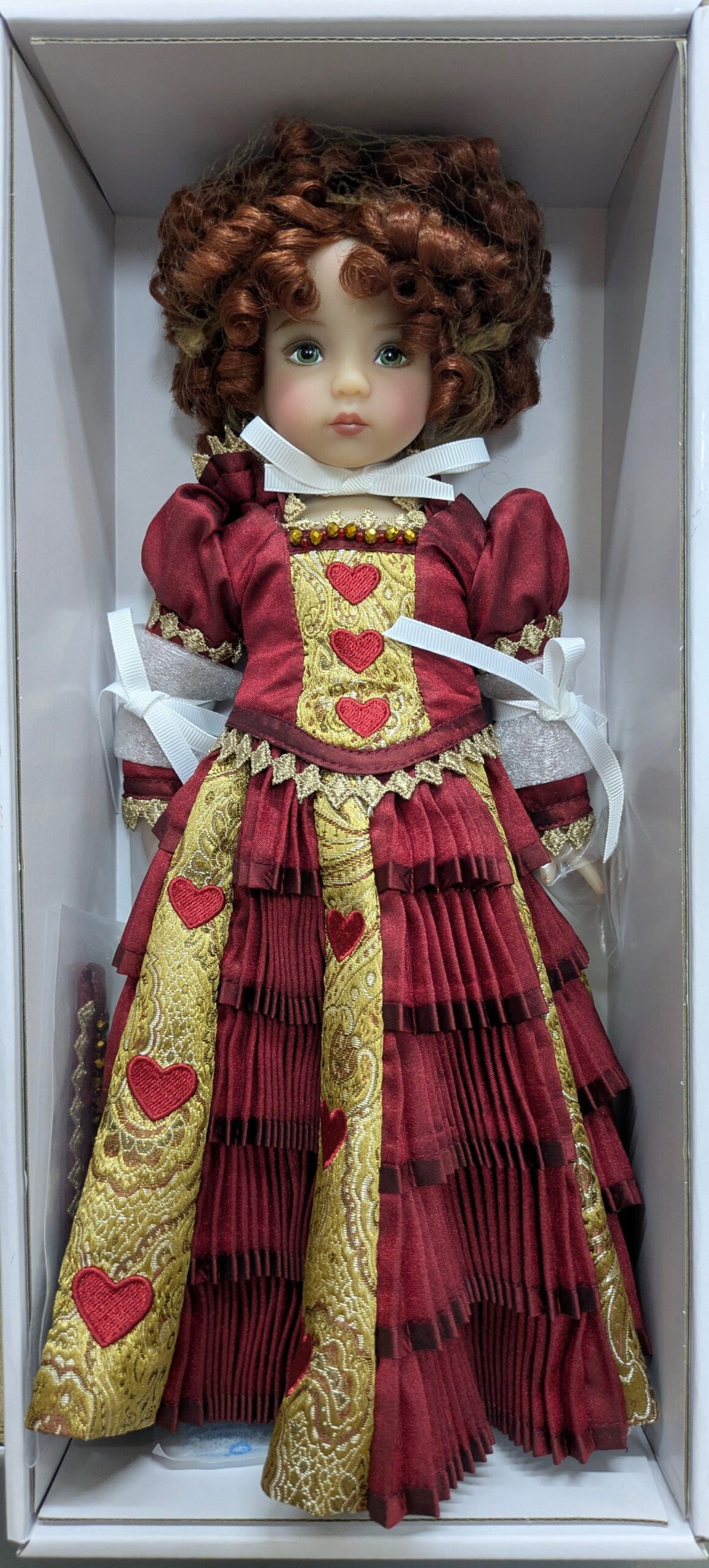 2025 MDCC Little Darling Dianna Effner #1 Sculpt QUEEN OF HEARTS. NRFB in SHIPPER - Image 6