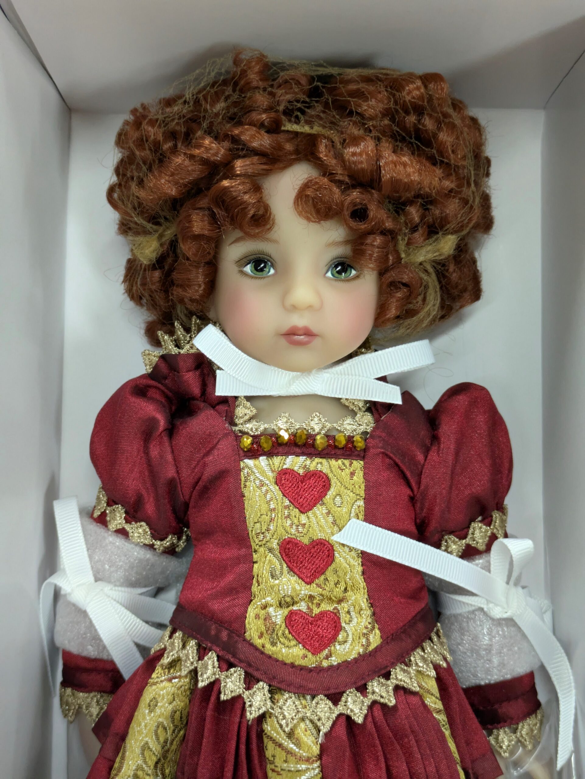 2025 MDCC Little Darling Dianna Effner #1 Sculpt QUEEN OF HEARTS. NRFB in SHIPPER - Image 9