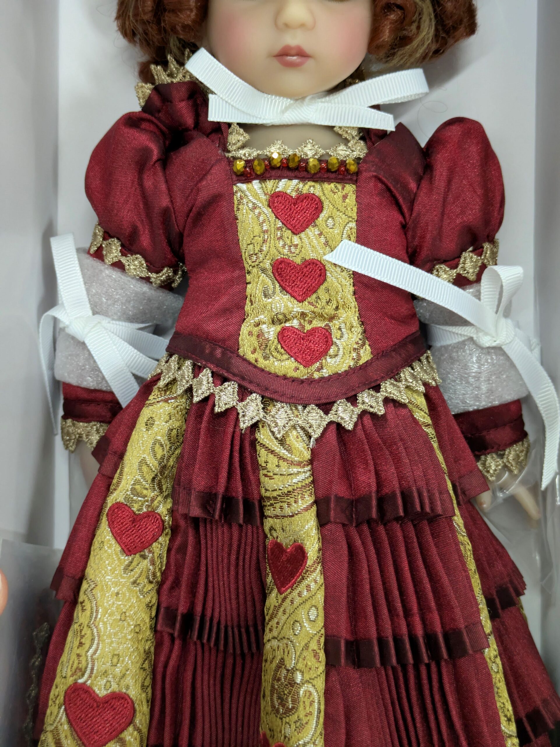 2025 MDCC Little Darling Dianna Effner #1 Sculpt QUEEN OF HEARTS. NRFB in SHIPPER - Image 5