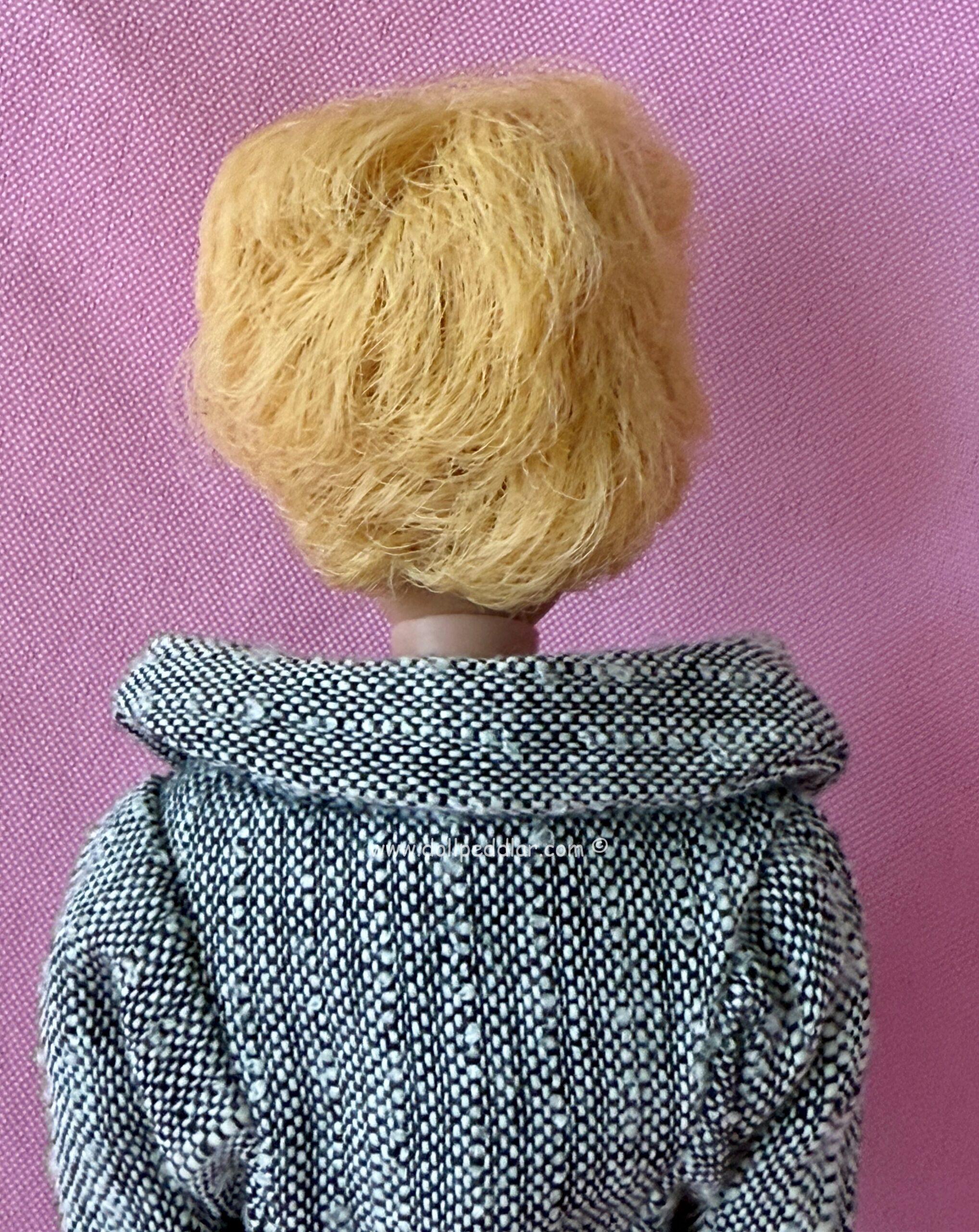 Vintage Blonde Bubble Cut Barbie in "Career Girl" Outfit MINT/NEAR MINT COMPLETE - Image 8