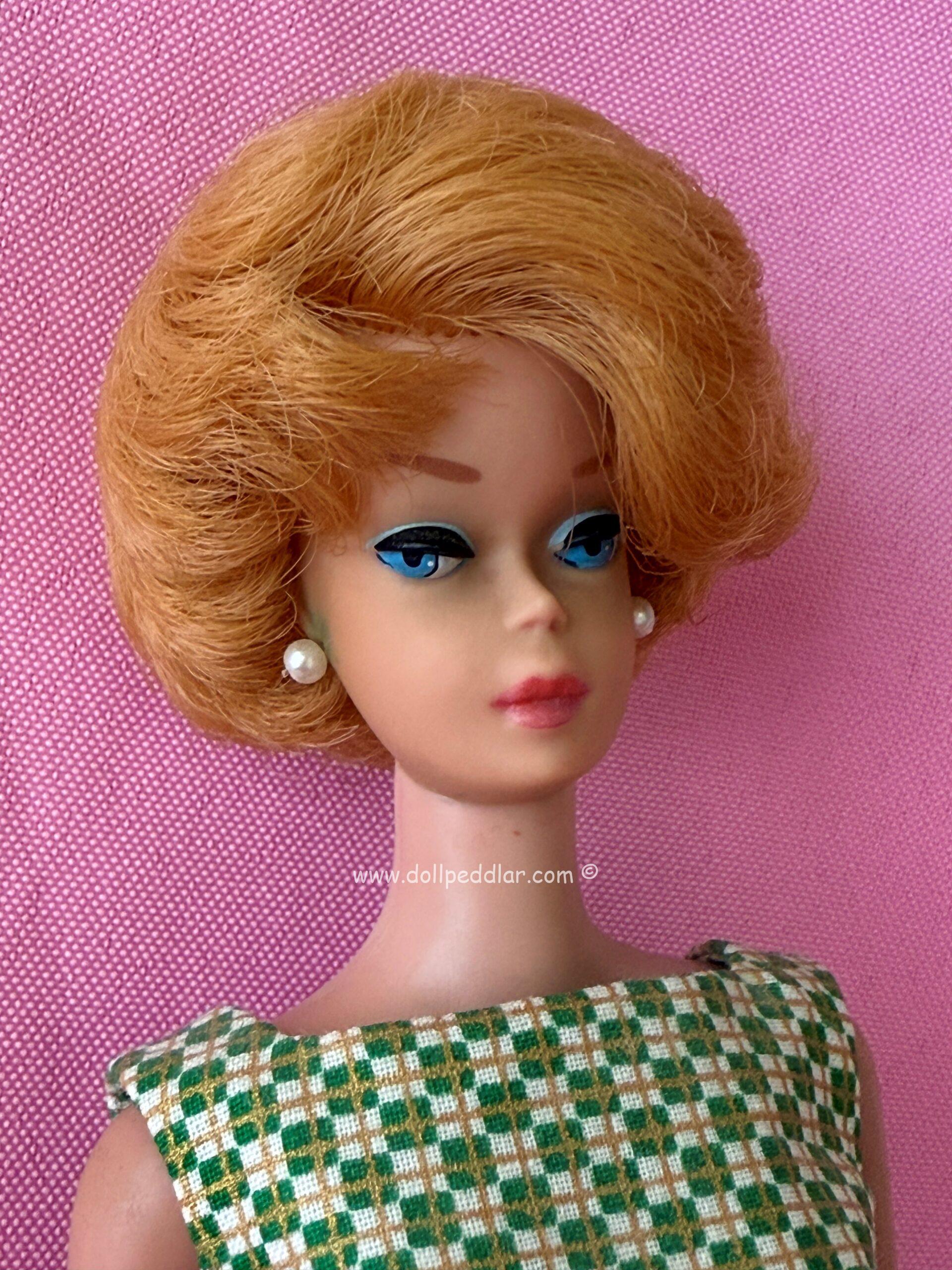 Vintage Side-Part Blonde Bubble Cut Barbie MINT/NEAR MINT - Image 4