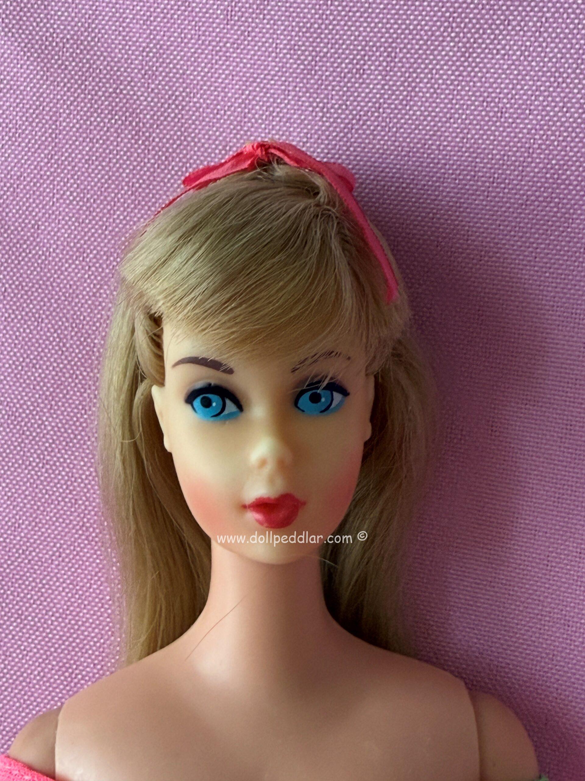 Vintage Standard Barbie in Green/Pink Swimsuit MINT/NEAR MINT - Image 5