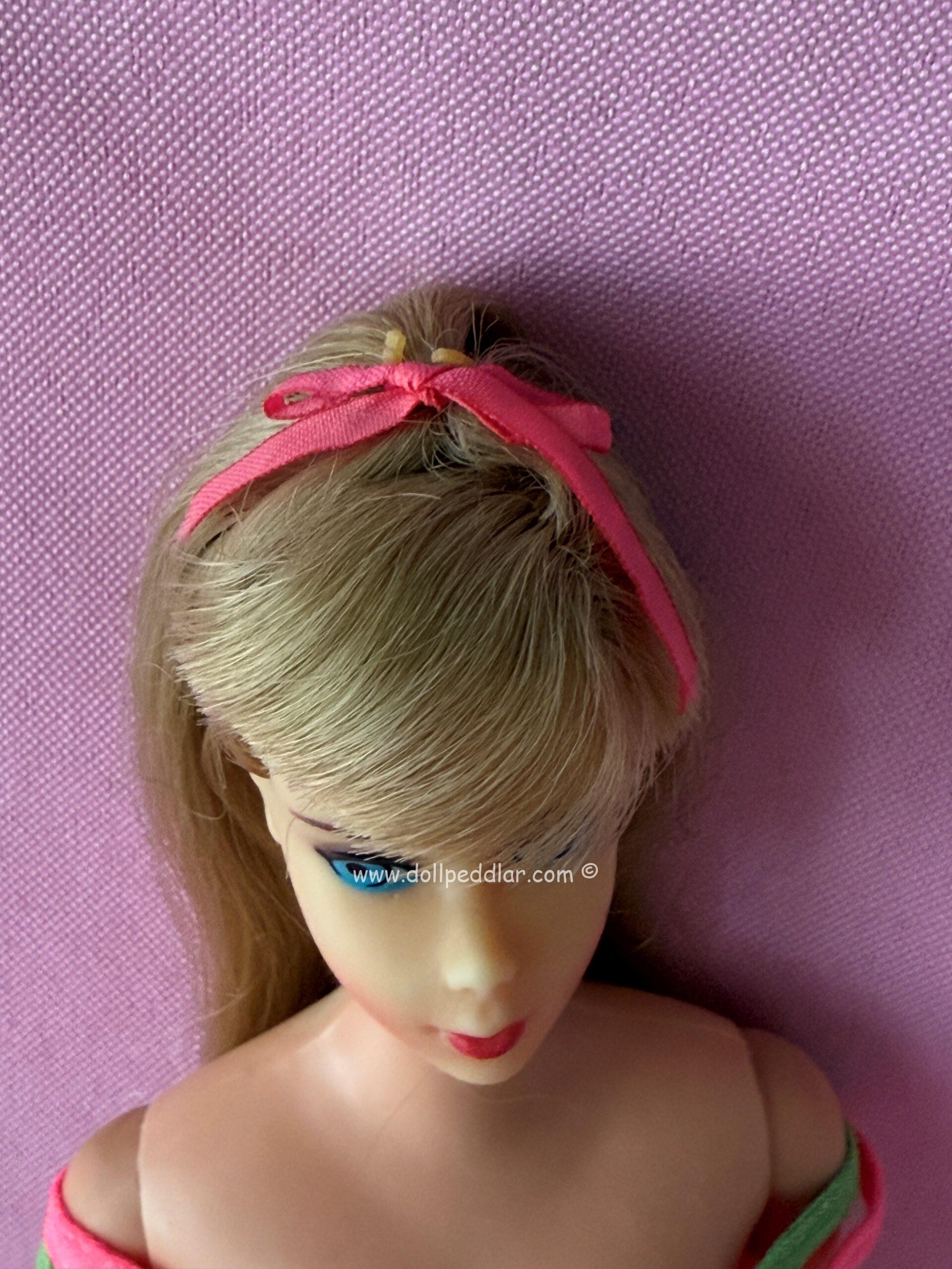 Vintage Standard Barbie in Green/Pink Swimsuit MINT/NEAR MINT - Image 4