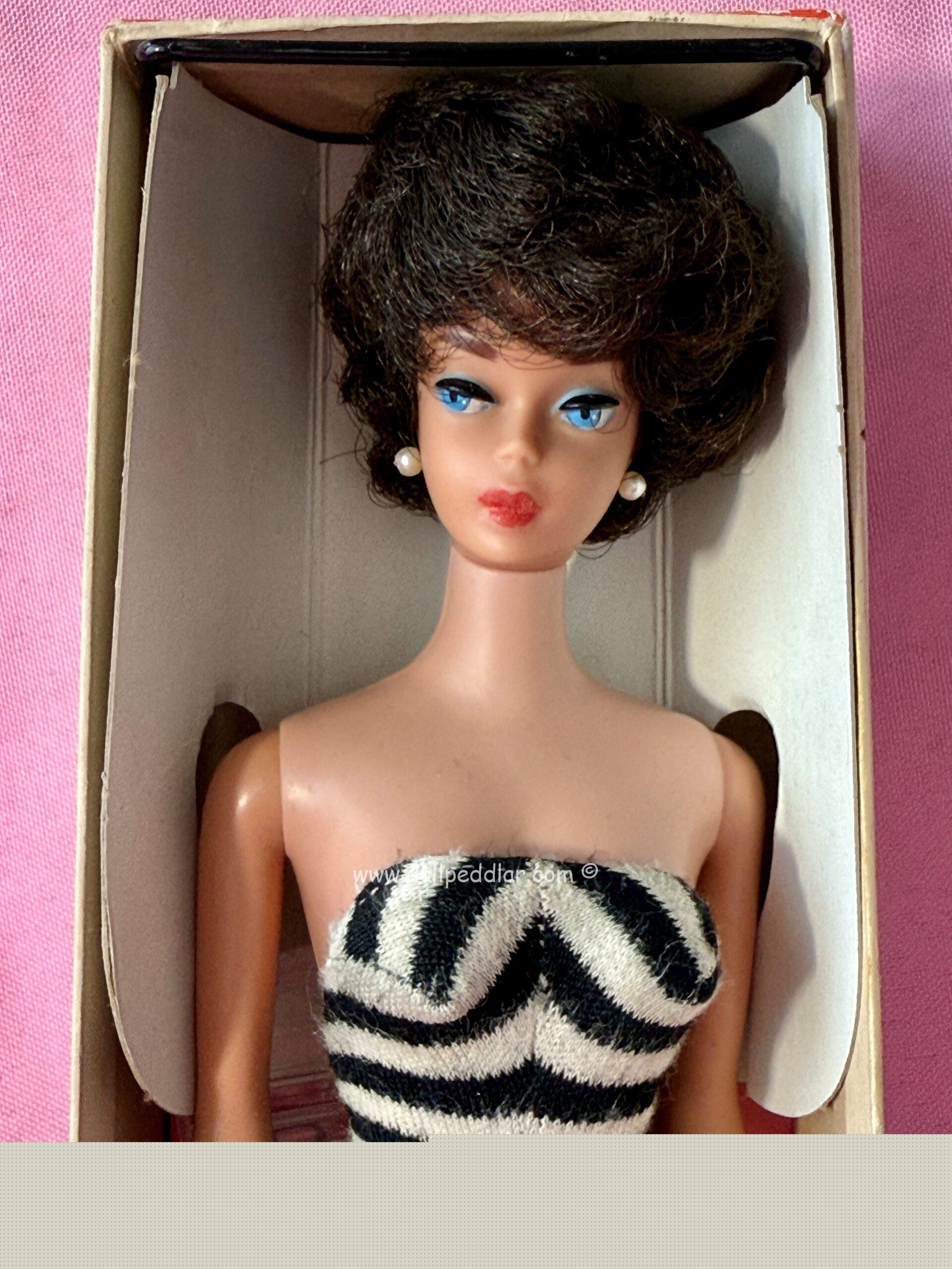 #850 Vintage Bubble Cut Brunette MIB - Image 34