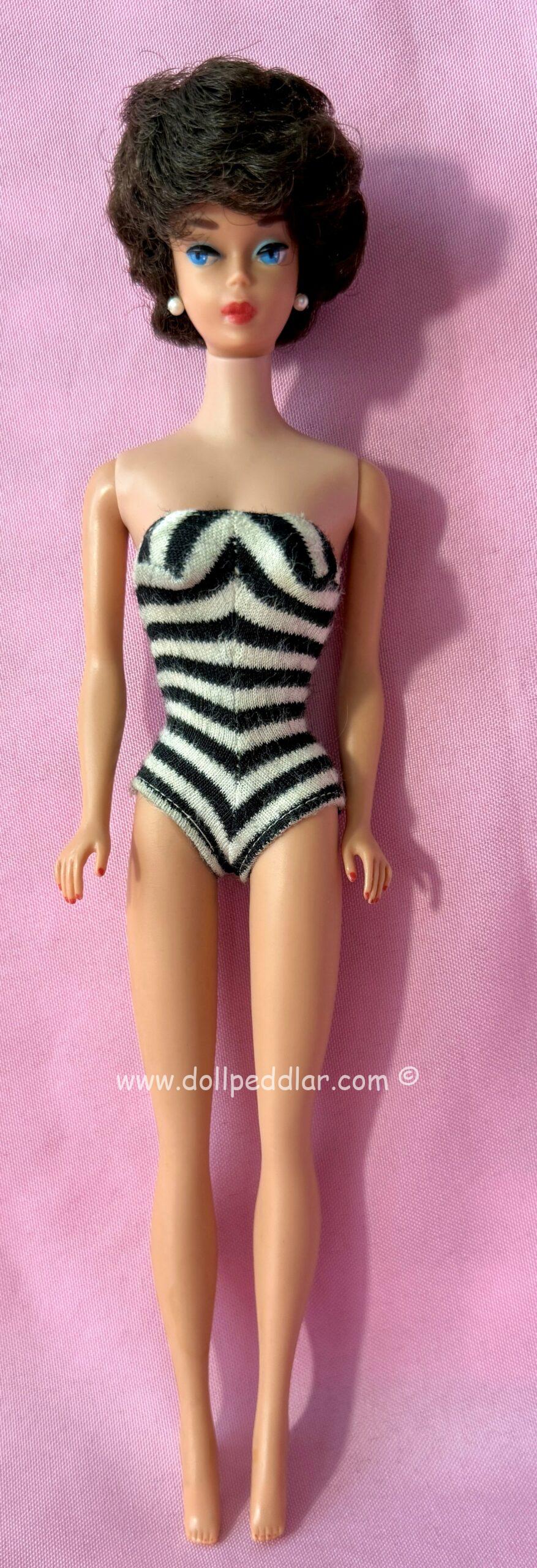 #850 Vintage Bubble Cut Brunette MIB - Image 20