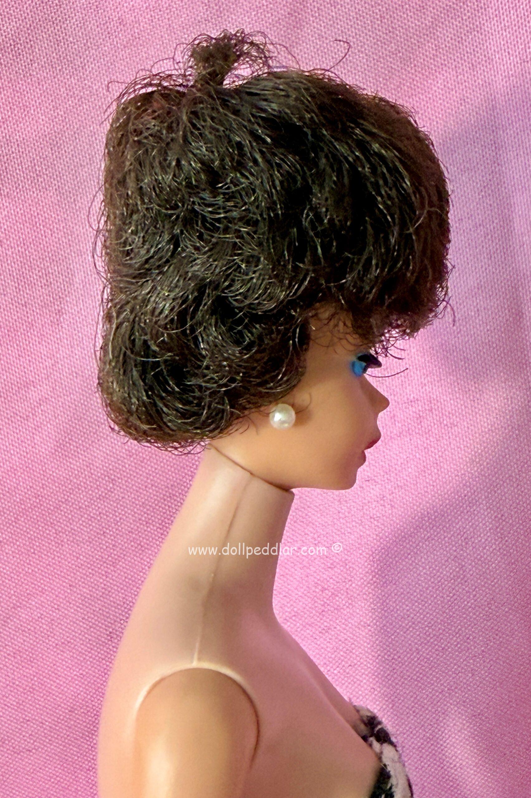 #850 Vintage Bubble Cut Brunette MIB - Image 11
